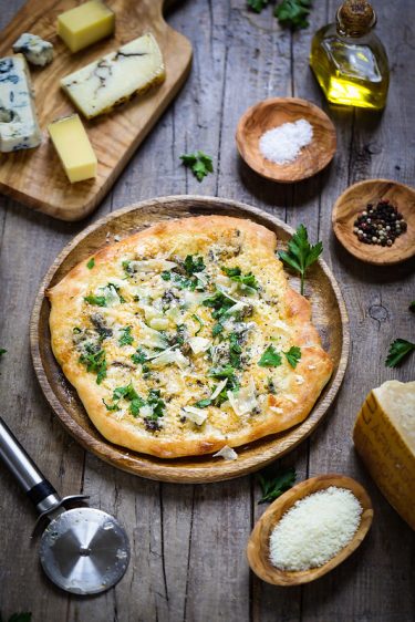 Pizza Aux Quatre Fromages Recette Et Vidéo Un Déjeuner De Soleil 