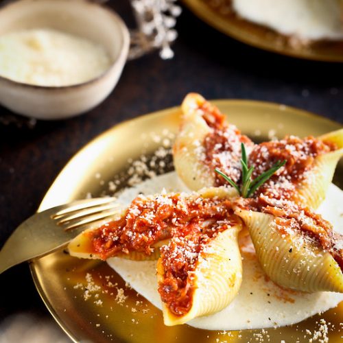 conchiglioni farcis canard sauce parmesan