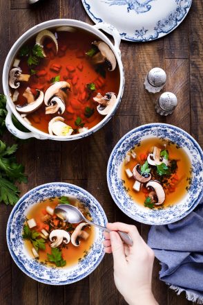 Bouillon : dix recettes de soupes légères